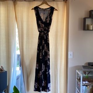 Zattcas - Full Length Floral Dress. NWT